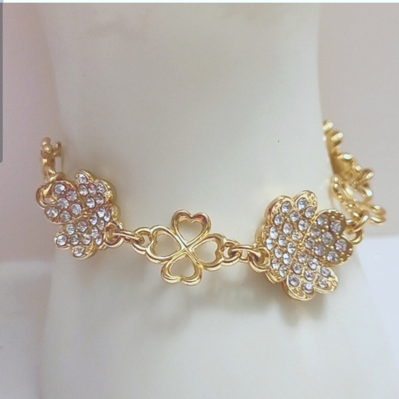 Liz Claiborne Jewelry - Liz Claiborne Bracelet